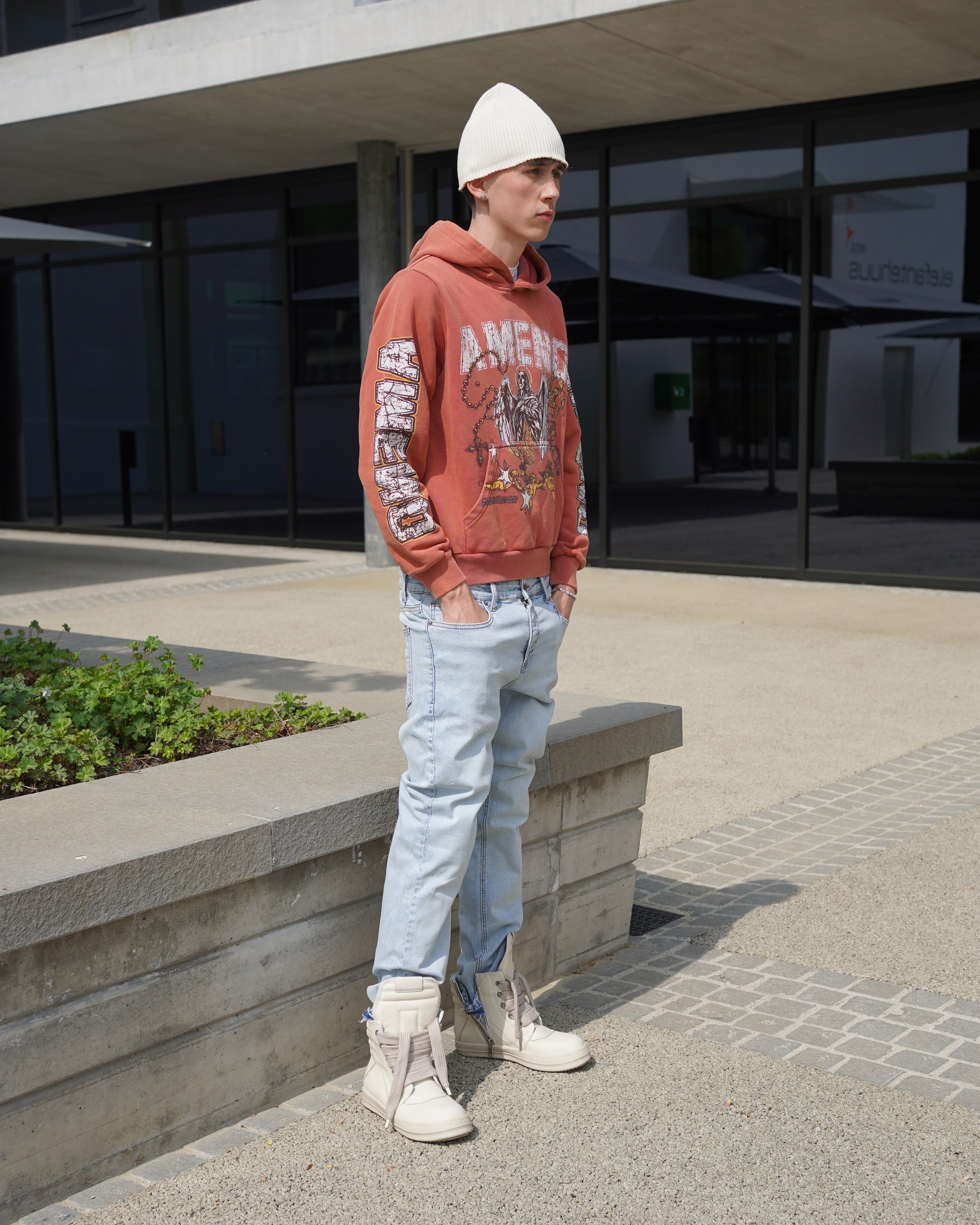 VA One Of One Hoodie "red"